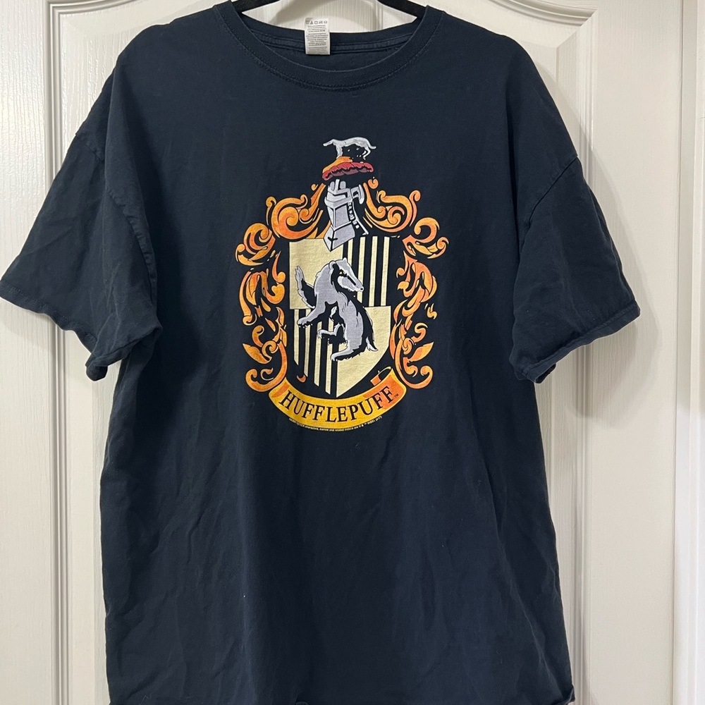 Harry Potter Hufflepuff shirt. Size 2XL. Black. Preowned condition